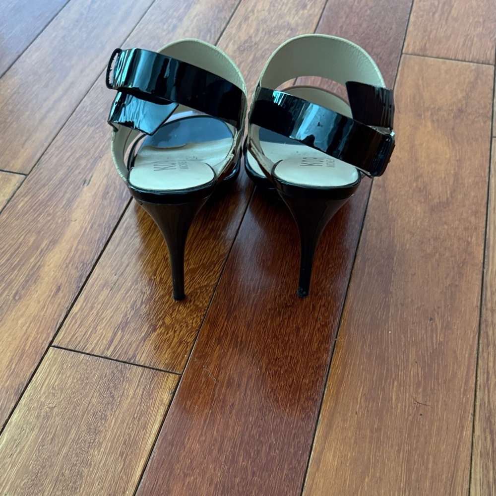Kors Michael Kors Black and Tan Heeled Sandals - Picture 3 of 6